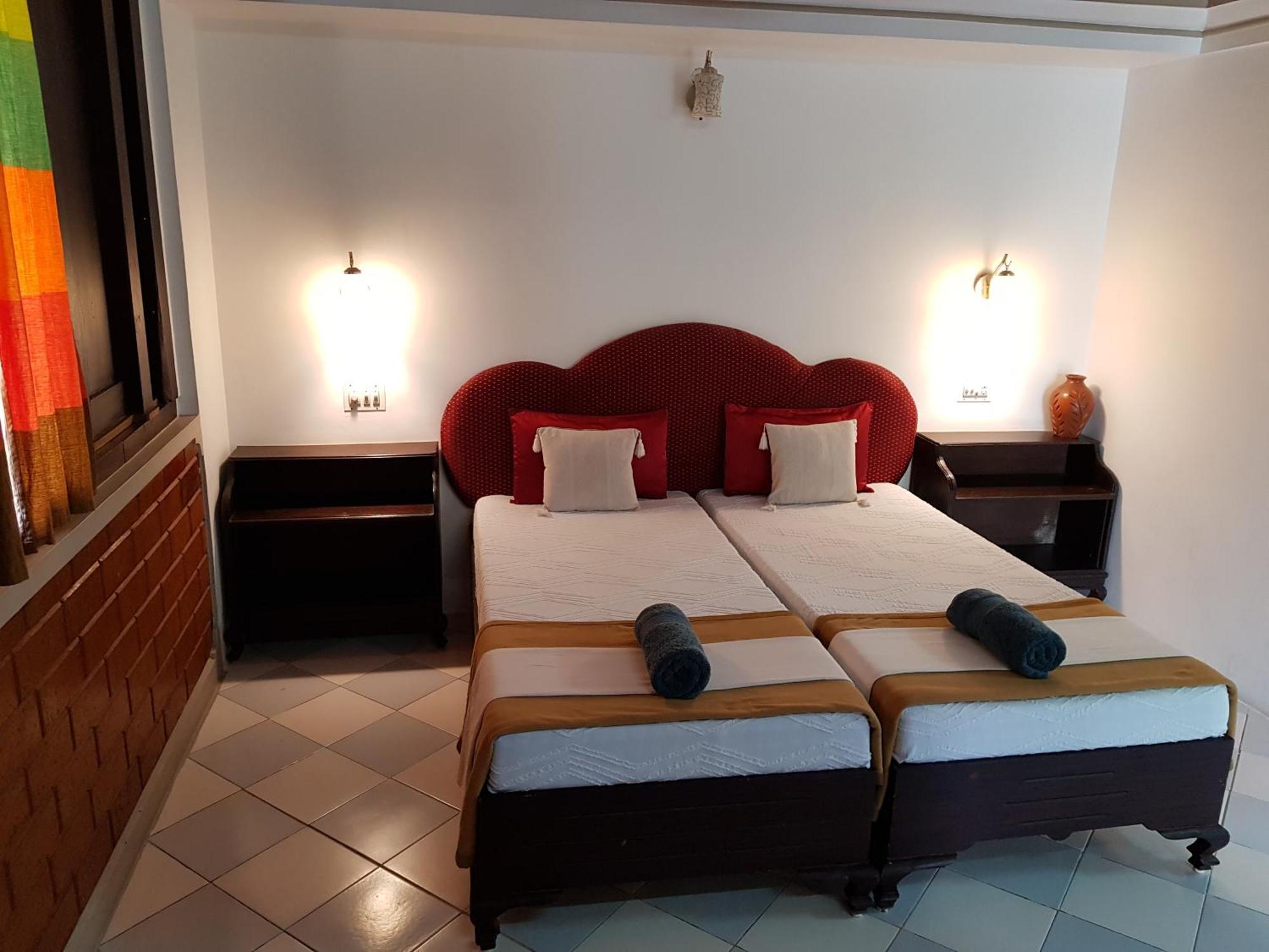 Kairali Palace Home Stay 테카디 외부 사진