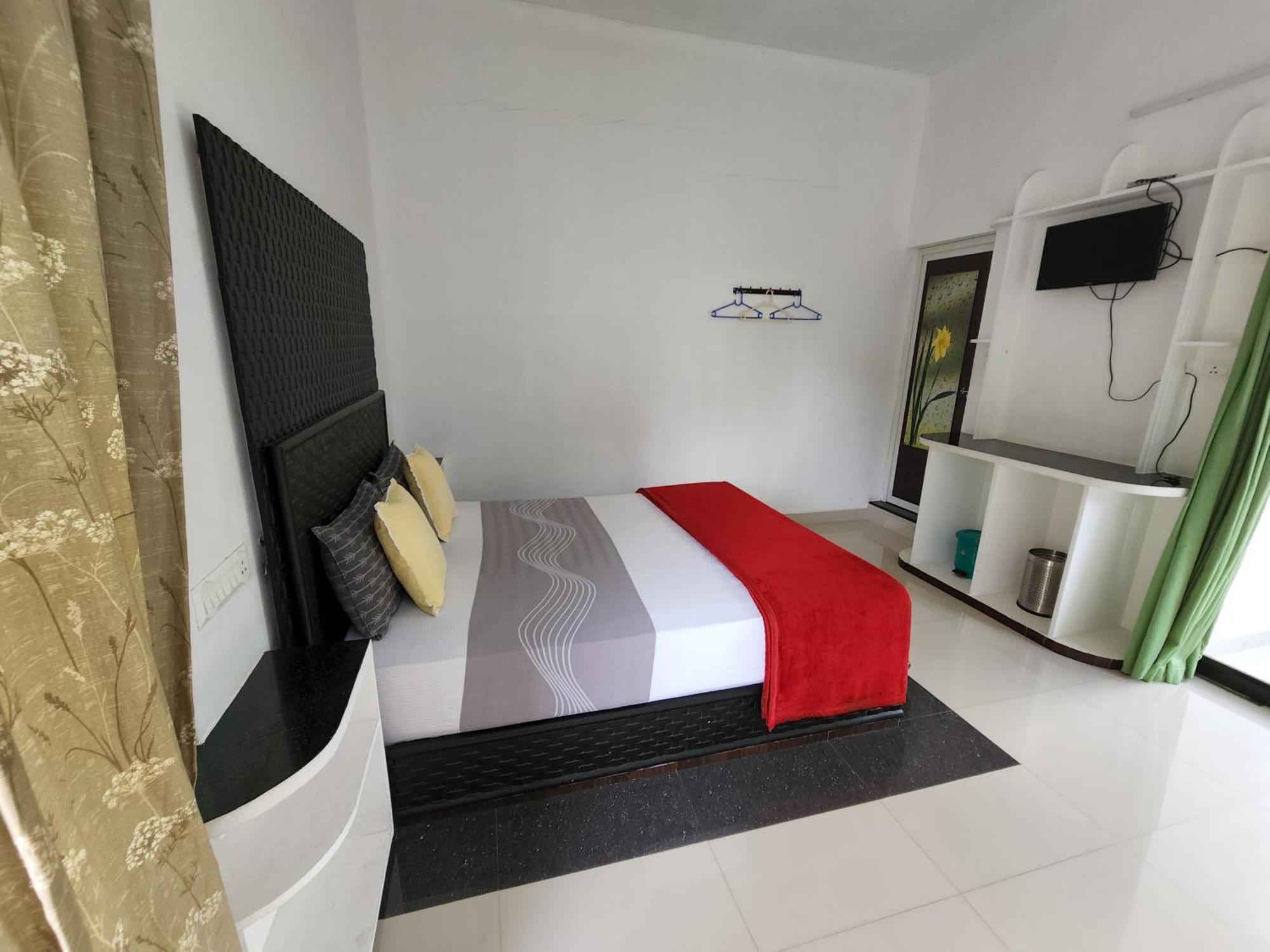 Kairali Palace Home Stay 테카디 외부 사진