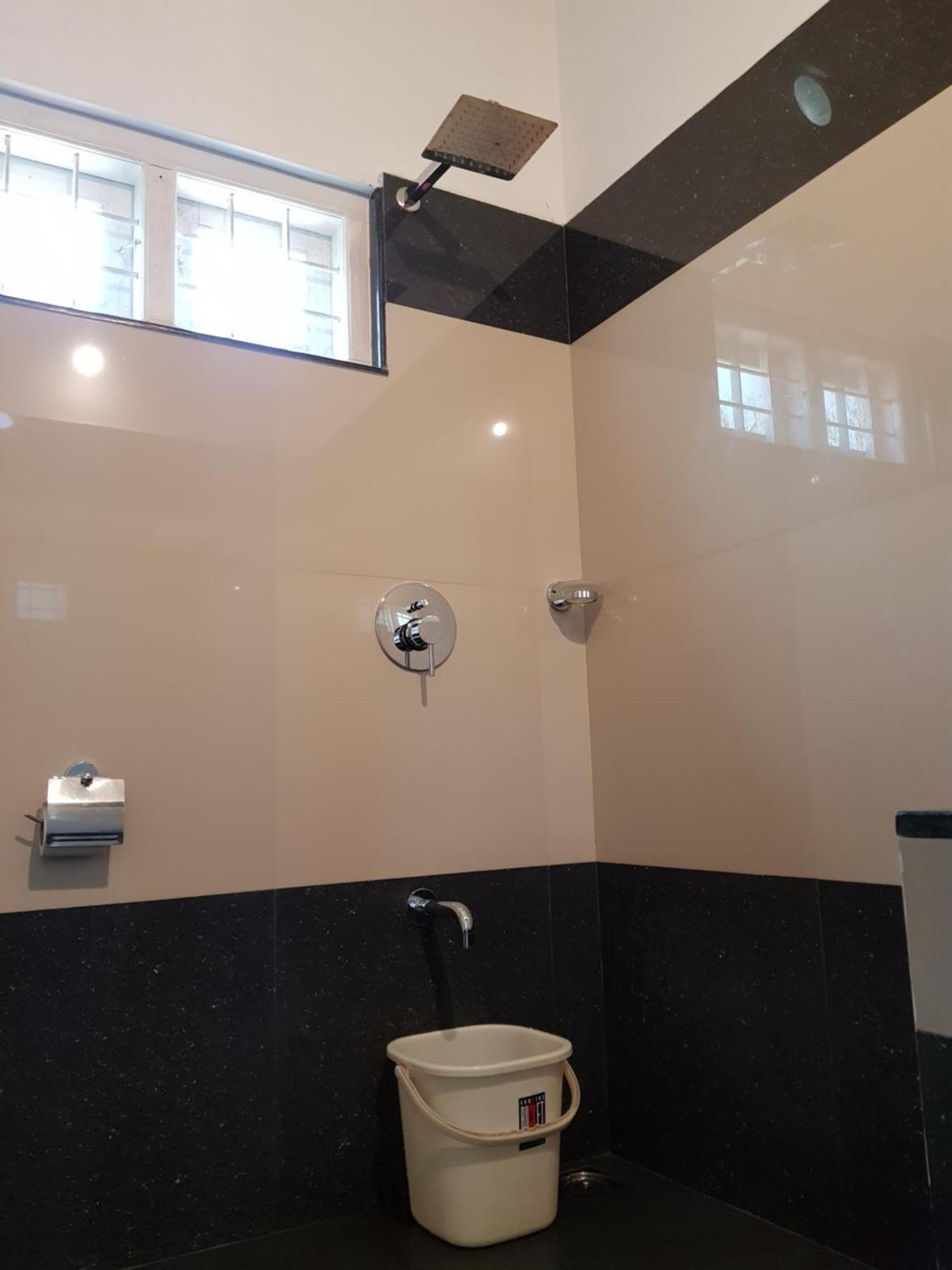 Kairali Palace Home Stay 테카디 외부 사진