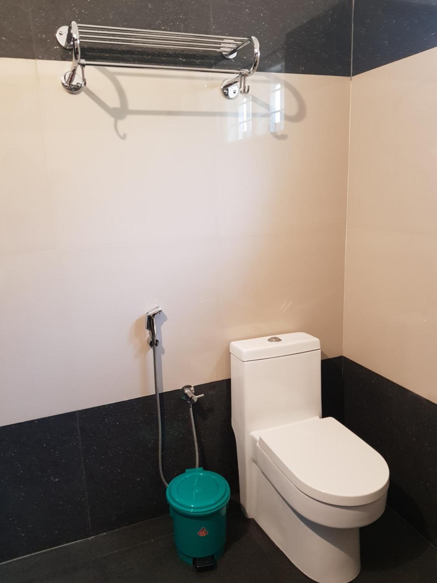 Kairali Palace Home Stay 테카디 외부 사진