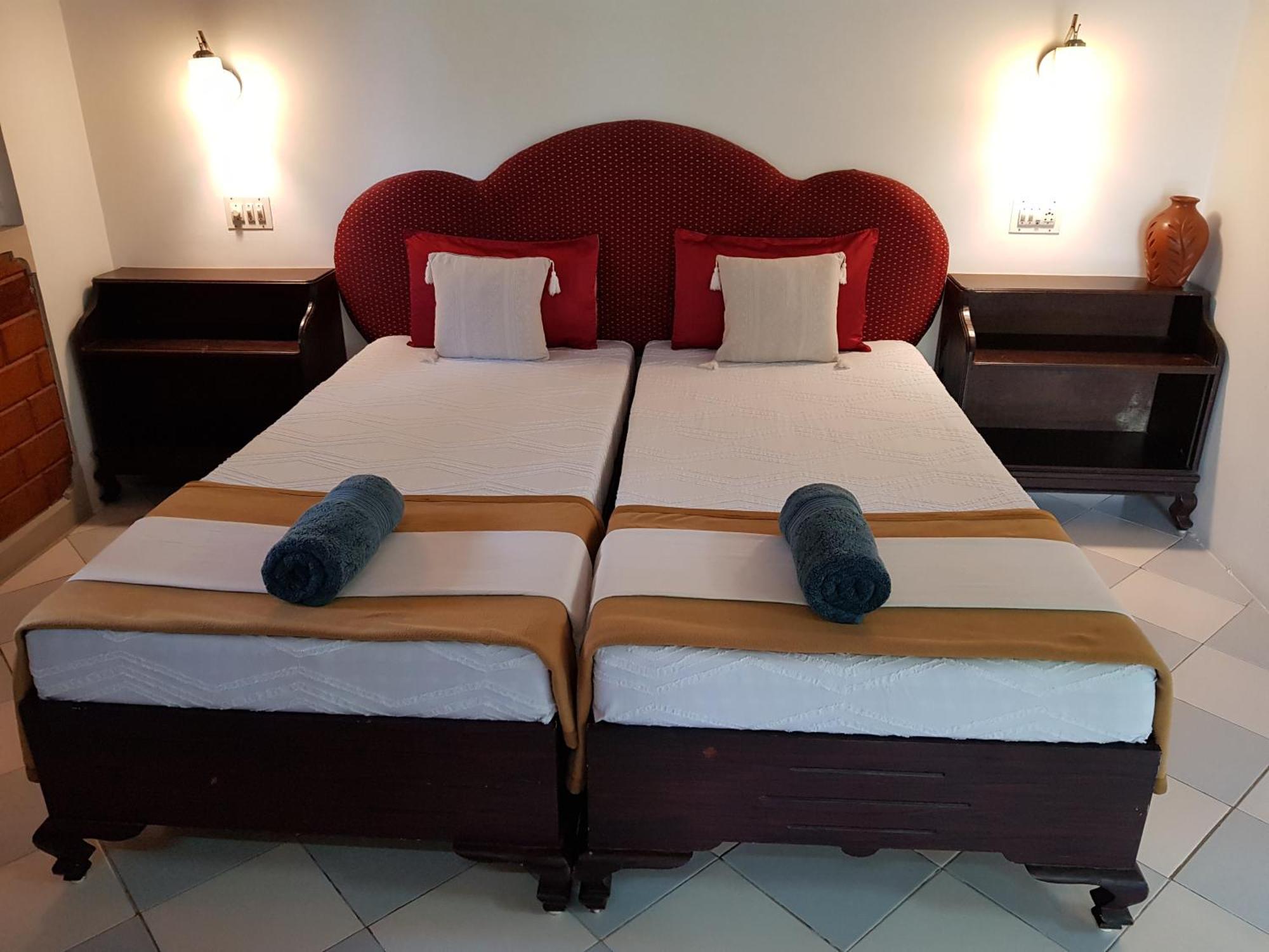 Kairali Palace Home Stay 테카디 외부 사진